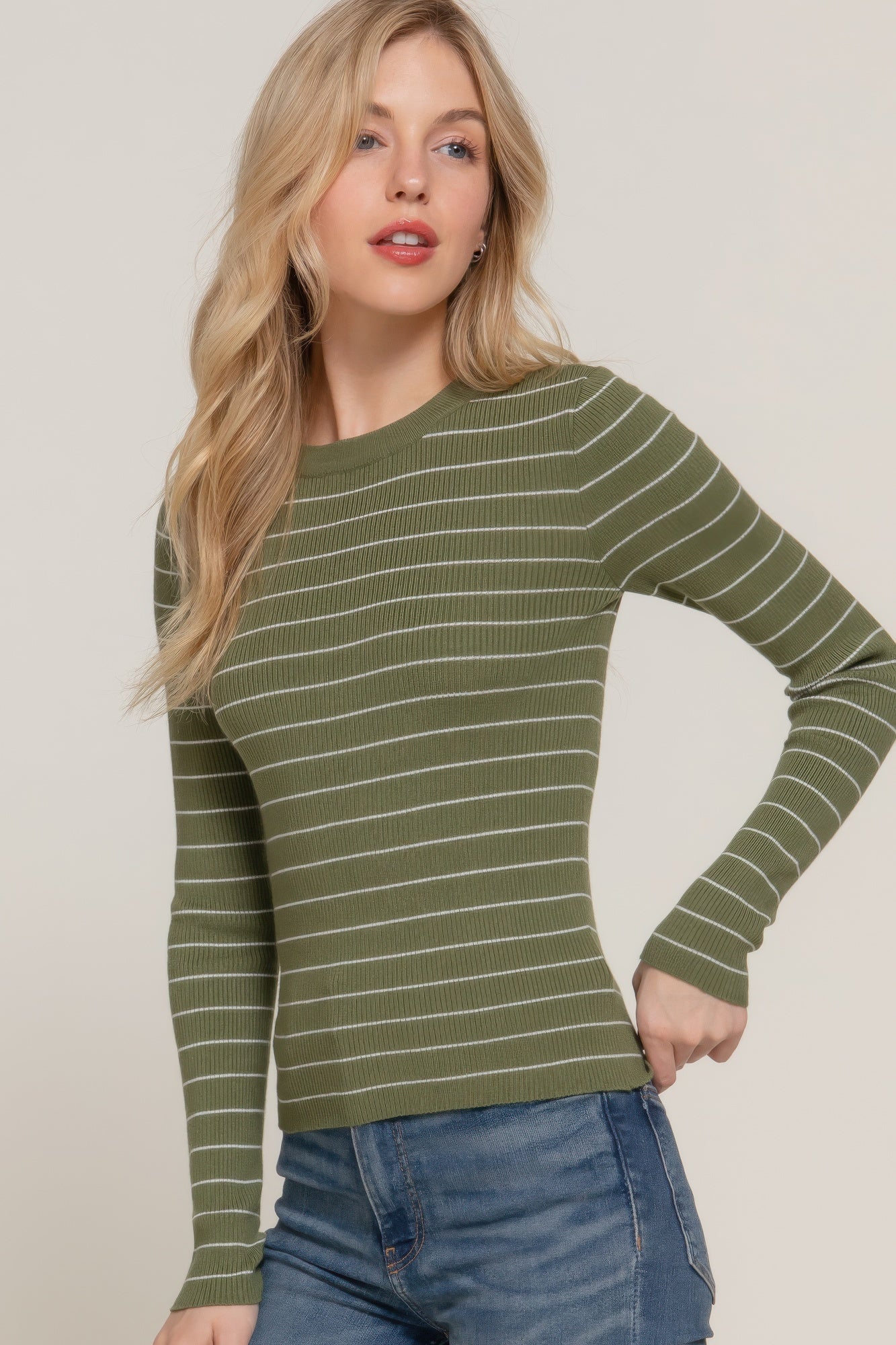 " Women's Green and Cozy wear: The Best Eco-Friendly Hoodies for Everyday Wear "